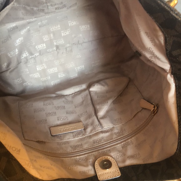 Michael kors bag 🤎 - Picture 4 of 6
